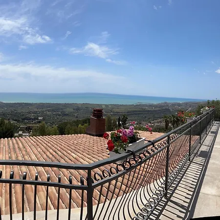 La Casa Di Pippo Flora Bed & Breakfast