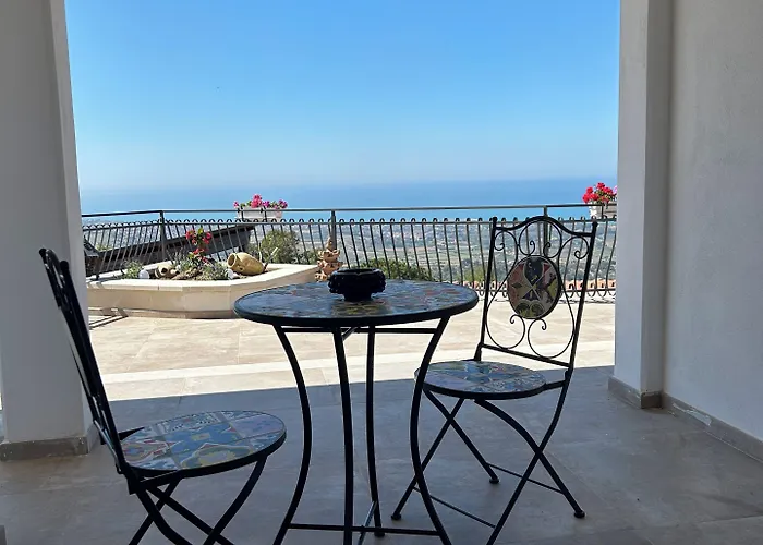 Nocleg ze śniadaniem La Casa Di Pippo Flora 4*