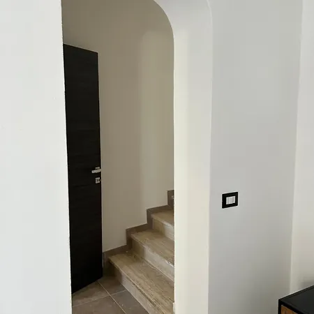 La Casa Di Pippo Flora Bed & Breakfast 4*