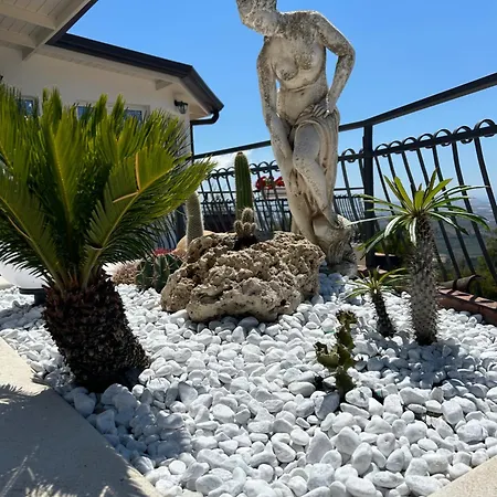 La Casa Di Pippo Flora 住宿加早餐酒店